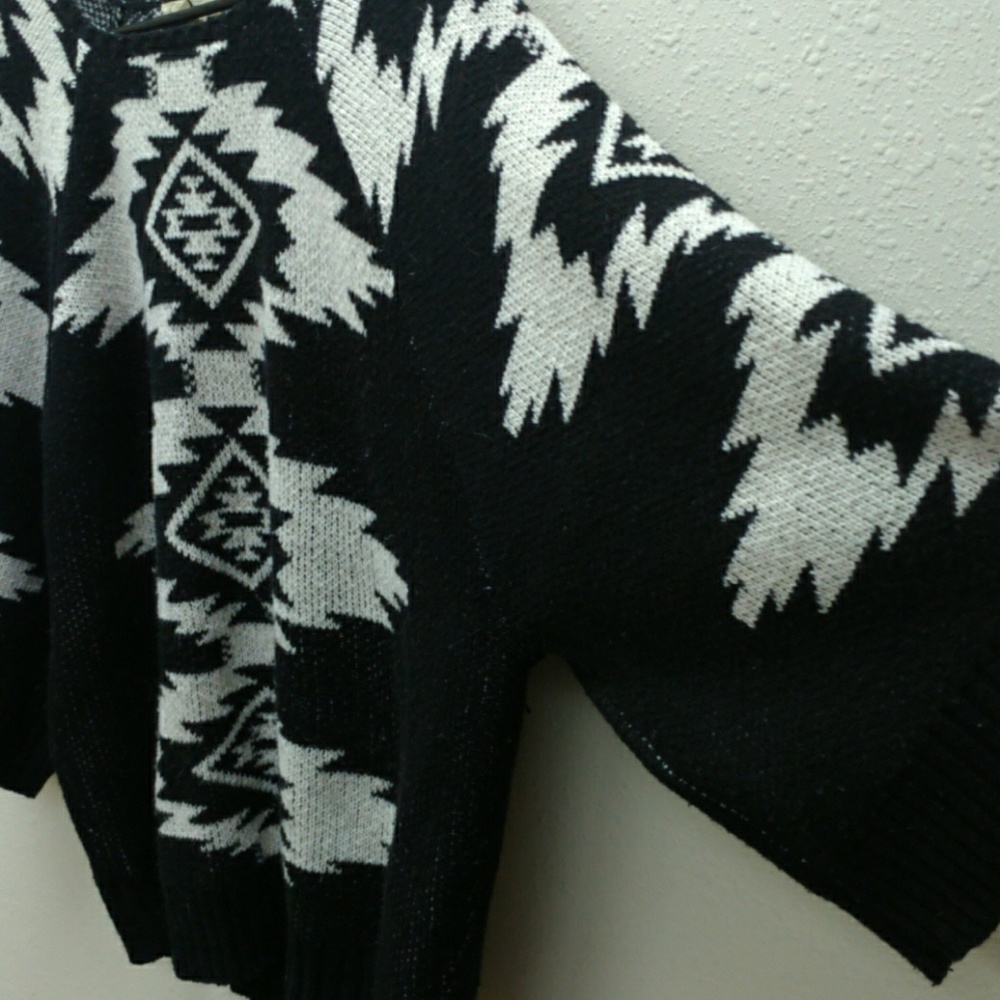 🛑🛑🛑SALE🛑🛑Sweater - Picture 4 of 7